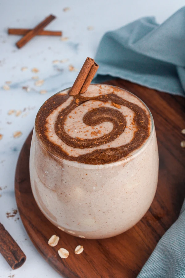 Cinnamon Roll Smoothie cover