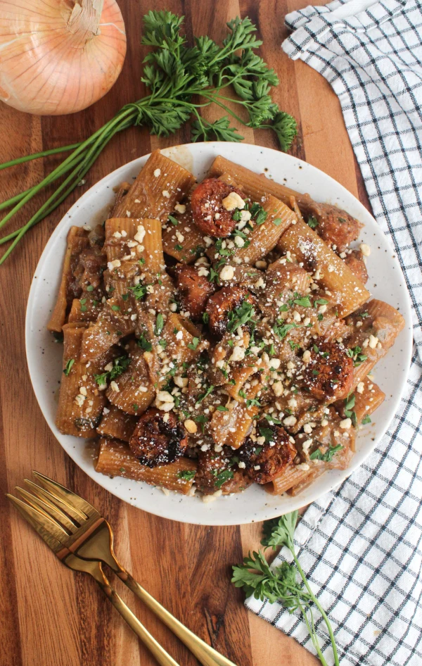 One Pot Vegan French Onion Pasta cover