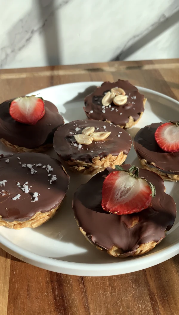 Peanut Butter & Jelly Oat Cups cover