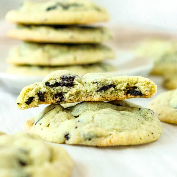 Oreo Pistachio Pudding Cookies cover