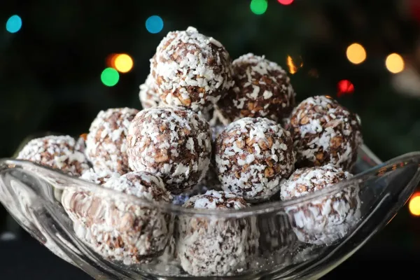 No Bake Cookies with Chocolate, Coconut, and Oats cover