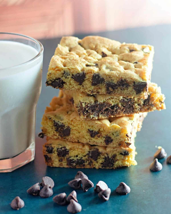 Chocolate Chip Cake Mix Cookie Bars cover