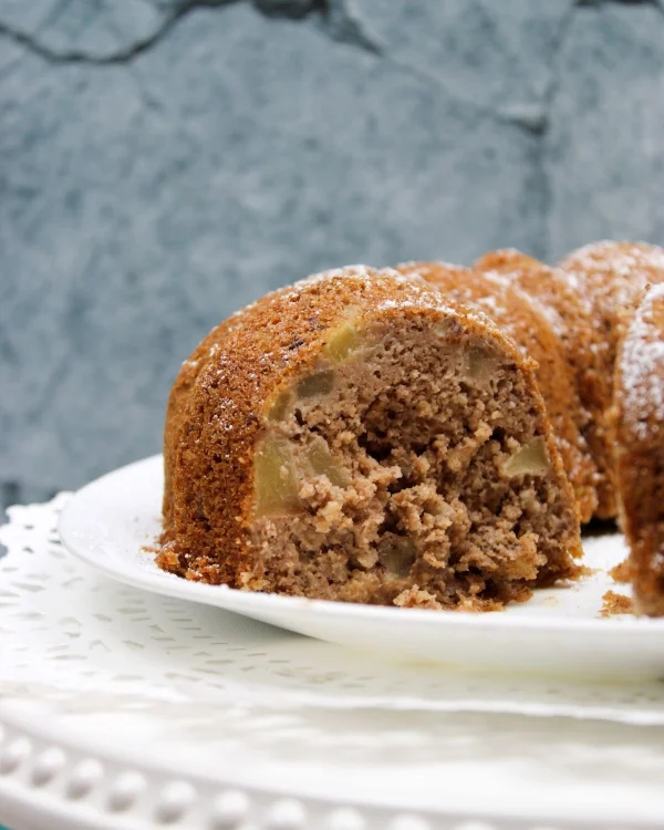 Apple Cinnamon Bundt Cake cover