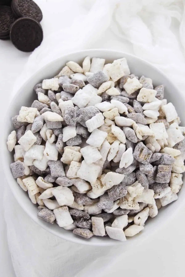 Cookies and Cream Chex Mix Muddy Buddies cover
