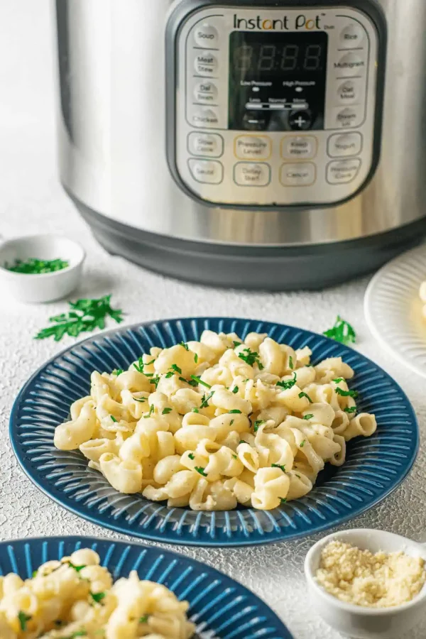 Instant Pot Mac n Cheese cover
