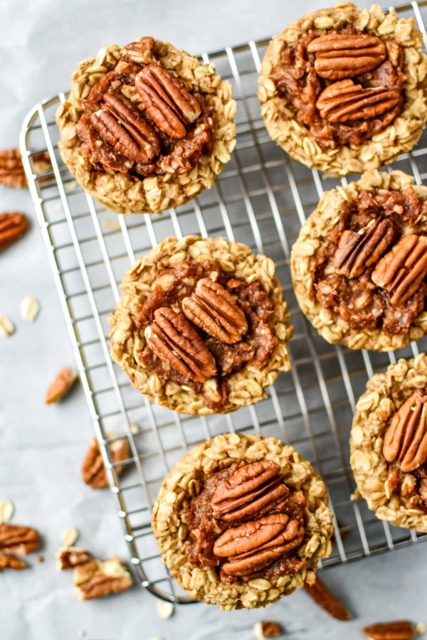 Pecan Pie Stuffed Oatmeal Breakfast Cups cover