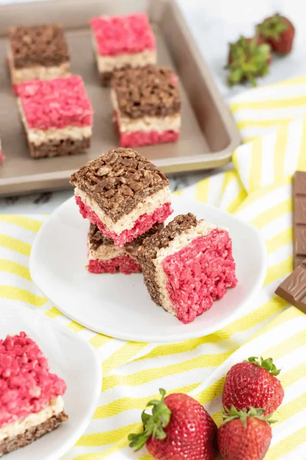 Strawberry Chocolate Rice Krispie Treats cover