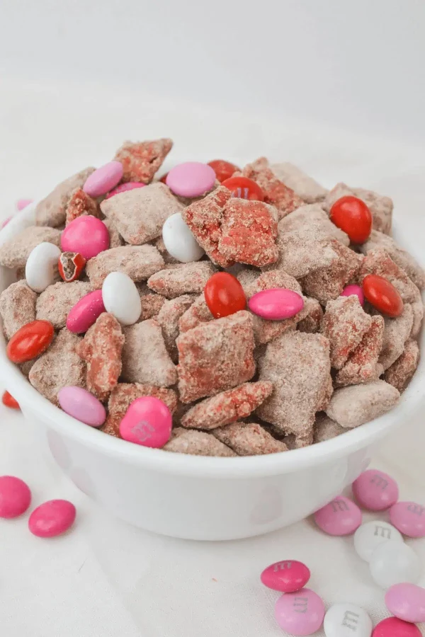 Red Velvet Chex Muddy Recipe cover