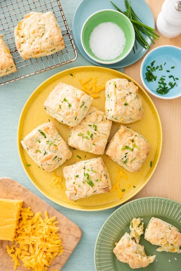 Spinach Cheddar Chive Scones cover