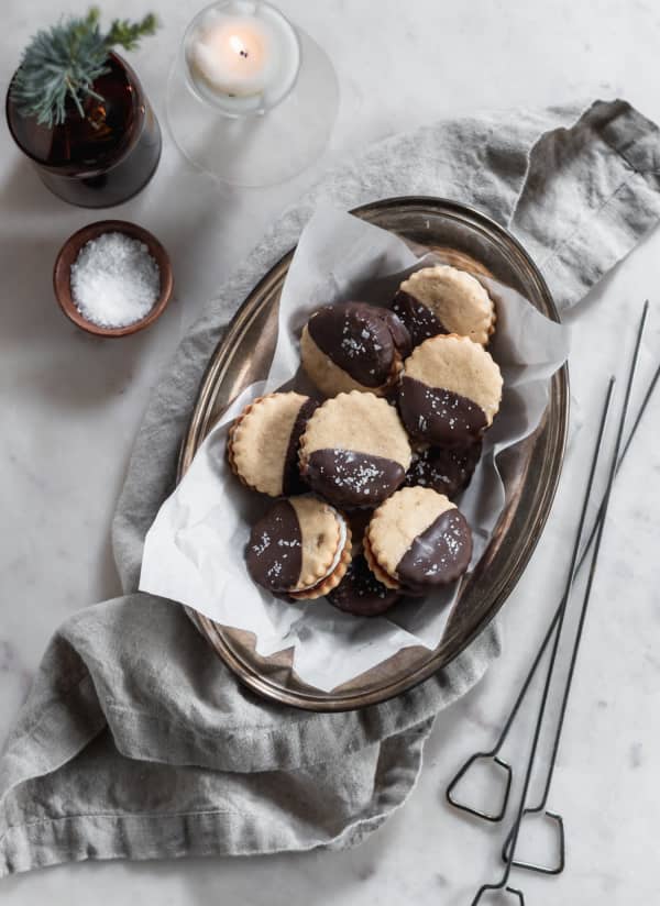 S’Mores Sandwich Cookies With Salted Caramel cover