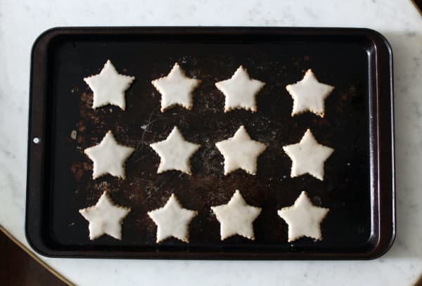 Pistachio Zimtsterne (Cinnamon Stars) cover