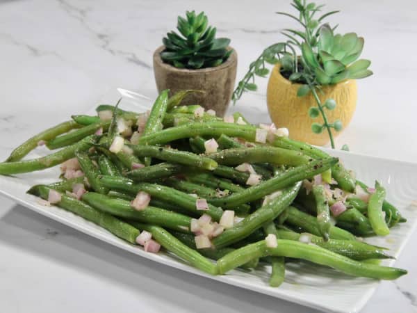 Hot Honey Shallot Green Beans cover