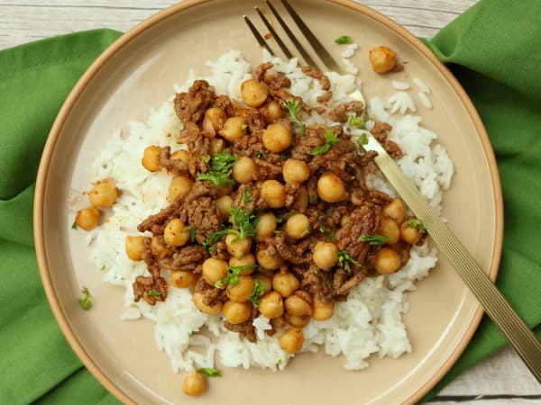 Middle Eastern–Spiced Ground Beef and Chickpeas cover